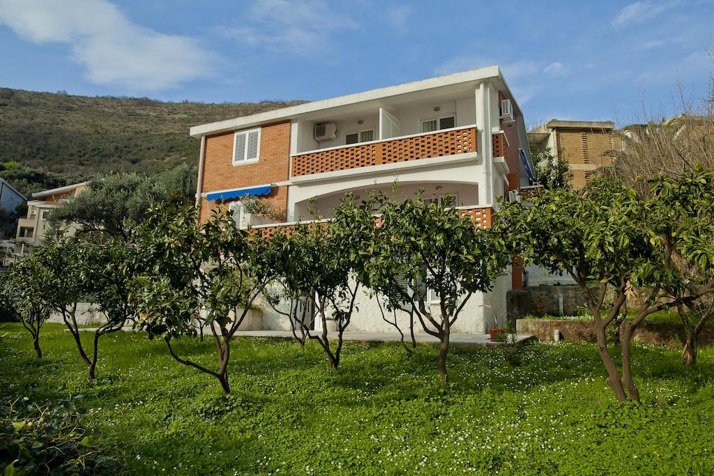 Apartments Mandarina Garden Petrovazzo Esterno foto
