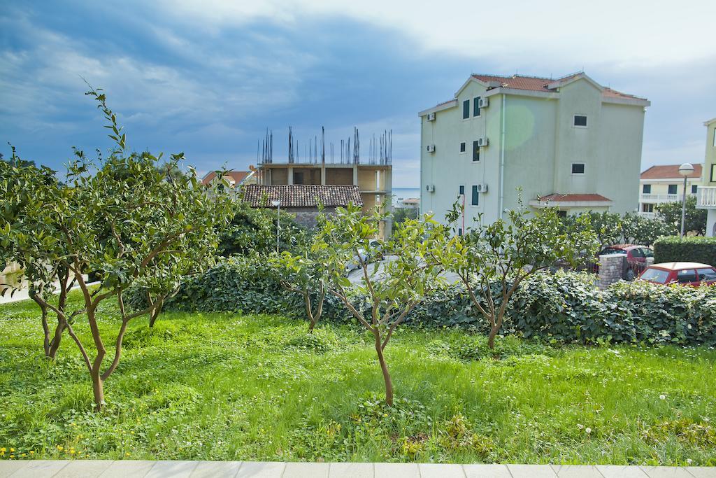 Apartments Mandarina Garden Petrovazzo Esterno foto
